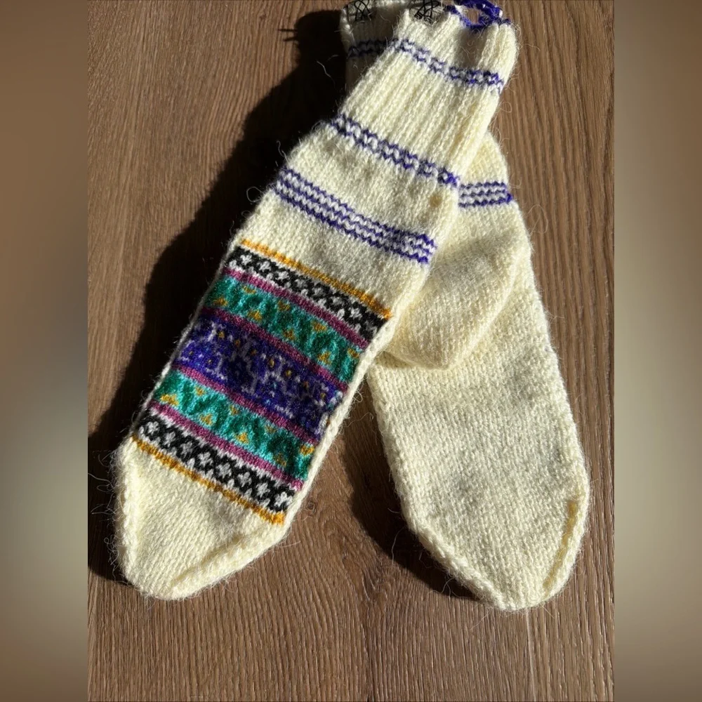 Daya‎ Socks Brand Fazl Handmade Traditional Himalayan “Jurra Gow” White One Size